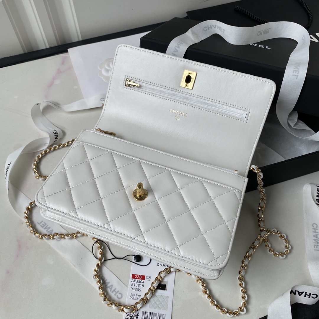 Lambskin Wallet On Chain Shoulder Bag AP3504 White